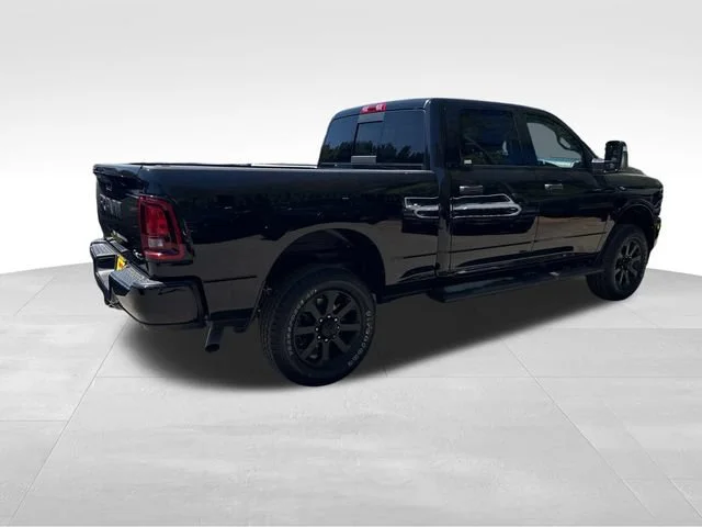 New 2026 Diamond Black Crystal Pearl-Coat Exterior Paint RAM Tradesman image 7