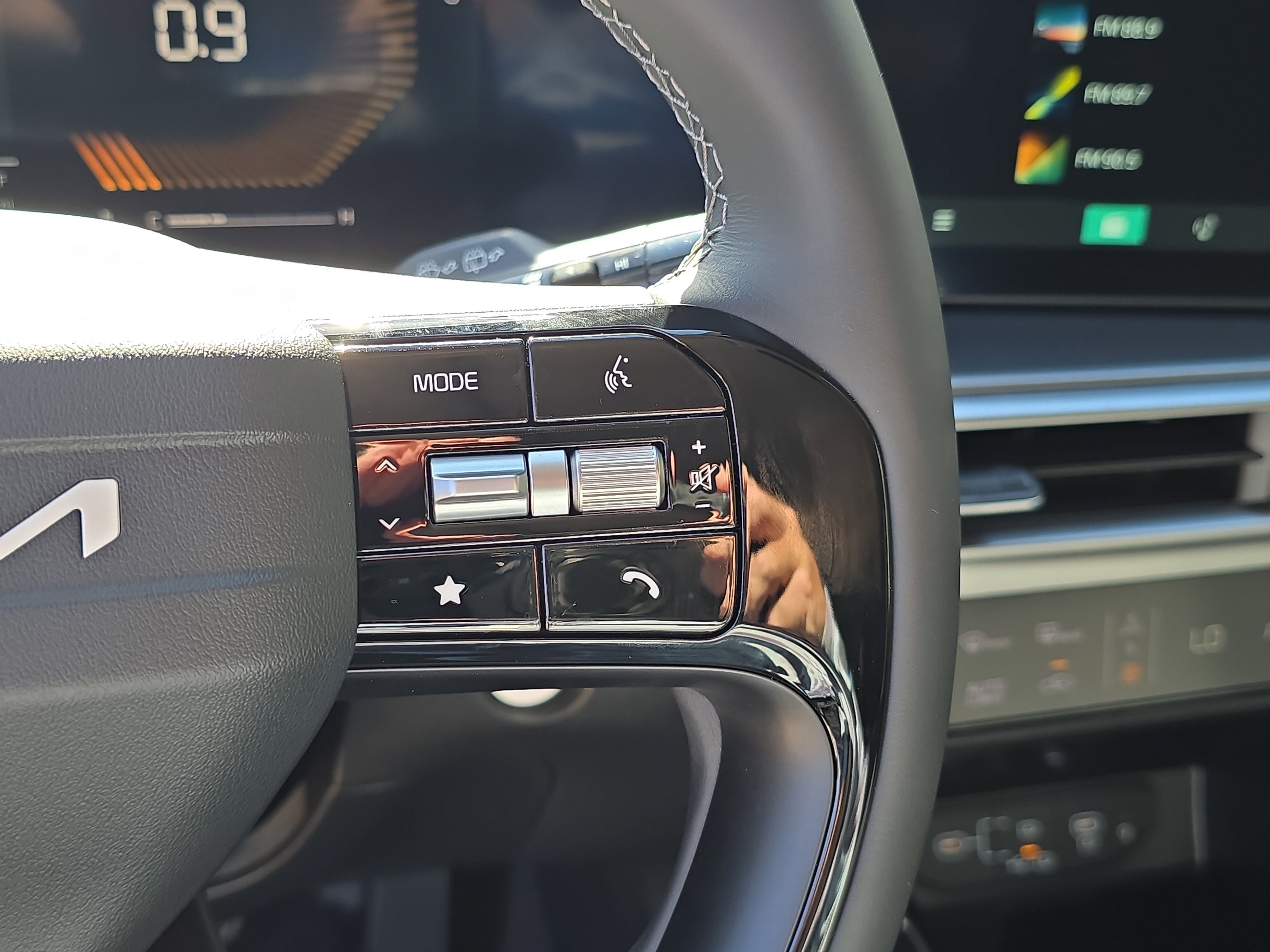 New 2026 Wolf Gray Kia S image 35