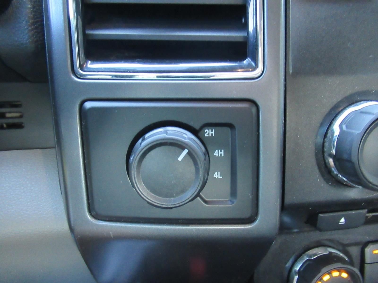 Used 2018 Blue Ford XLT image 27