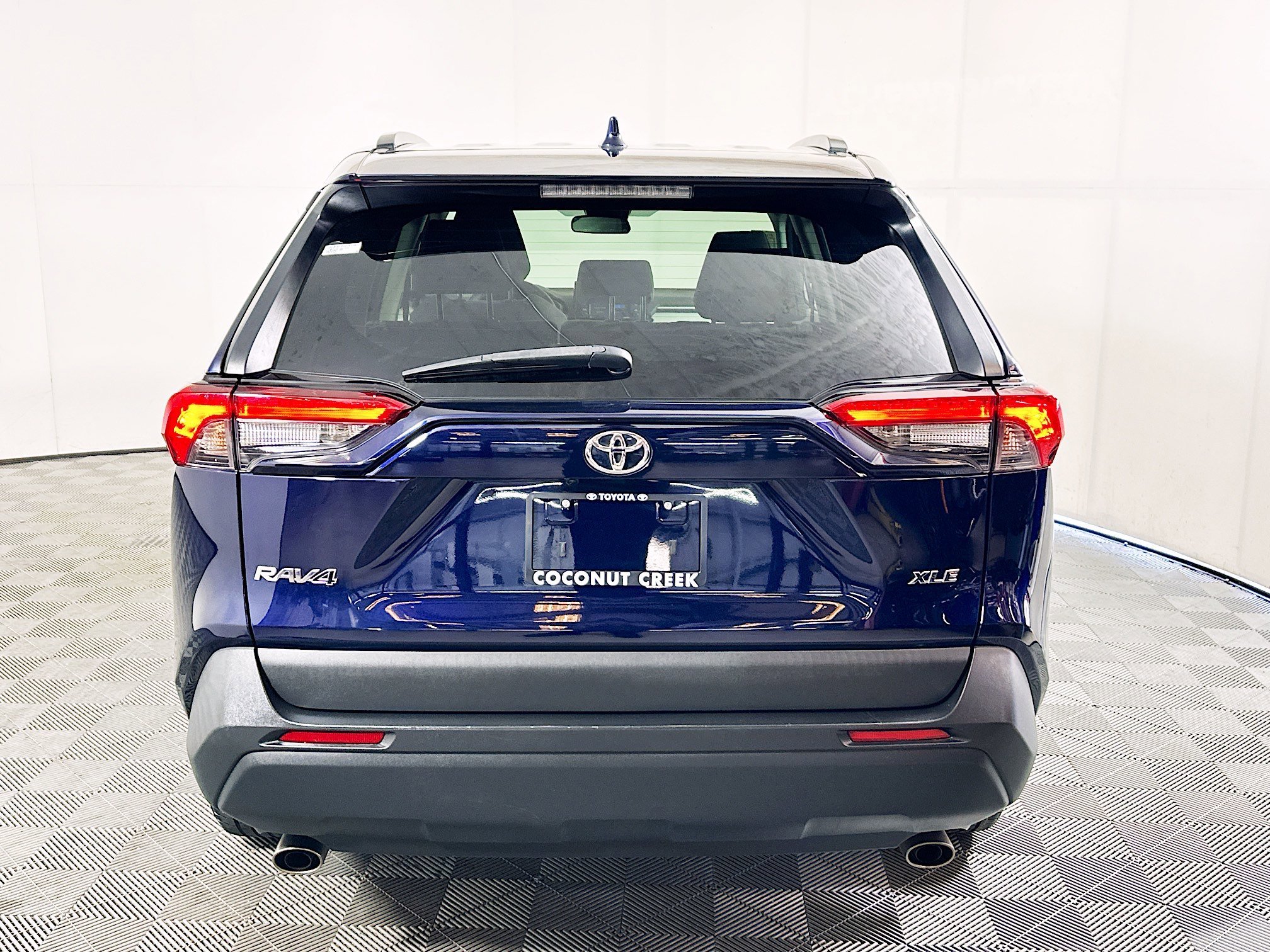 2022 Toyota RAV4 thumbnail 6