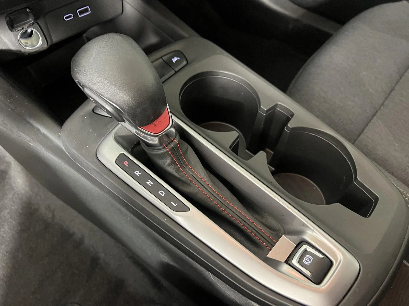 Used 2025 Summit White Chevrolet 1RS image 24