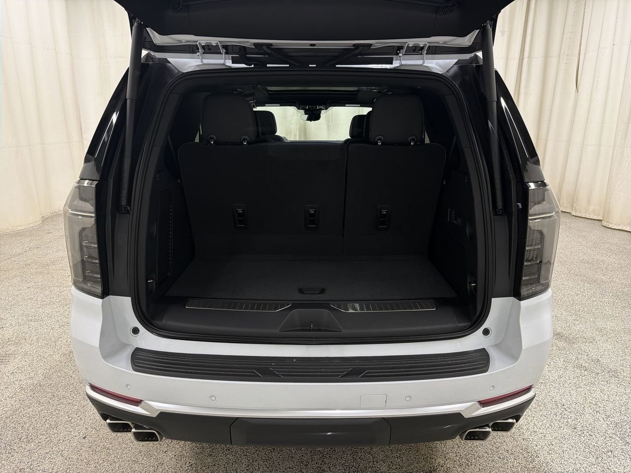 New 2026 Polar White Tricoat Chevrolet High Country image 17