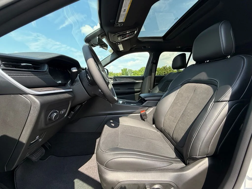 Used 2026 Black Jeep Altitude image 22