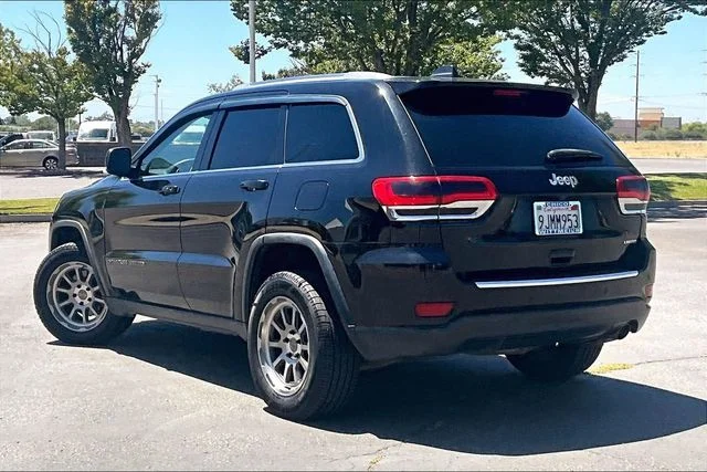 Used 2019 Diamond Black Jeep Limited image 12