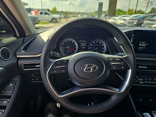 Used 2023 White Hyundai SEL image 14