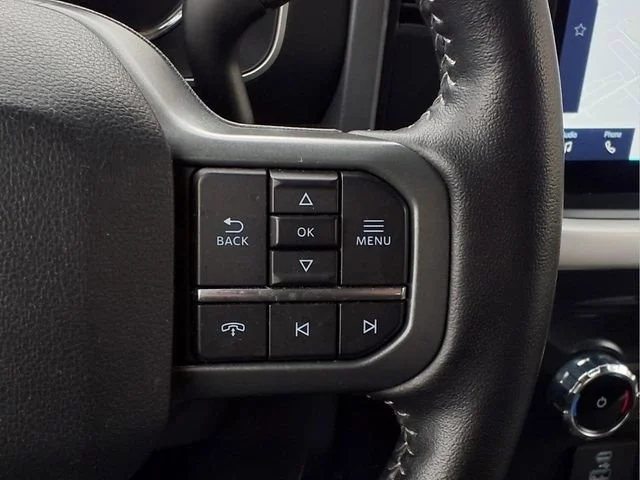 Used 2022  Ford XL image 13