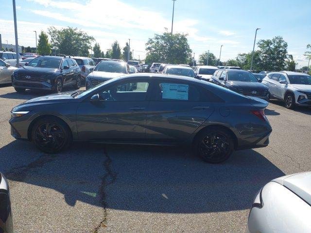 New 2026 Gray Hyundai SEL Sport image 1