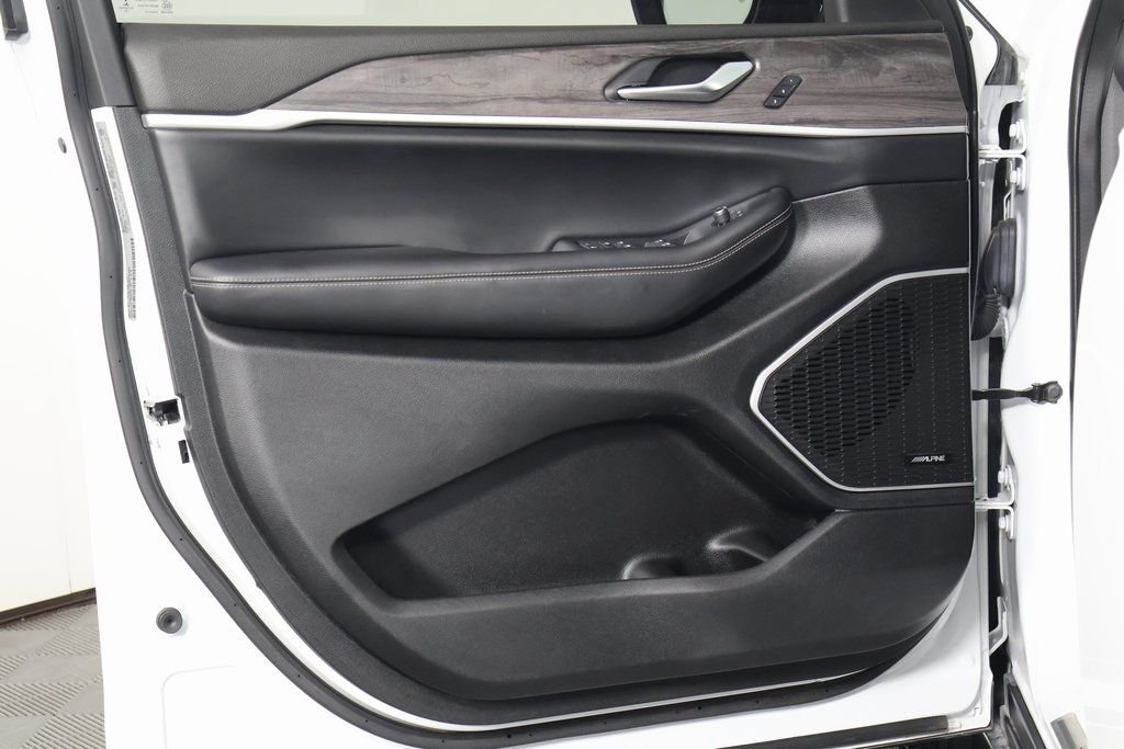 Used 2022 White Jeep Limited image 12