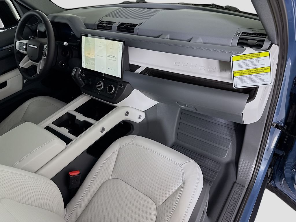 Used 2026 Tasman Blue Metallic Land Rover S image 17