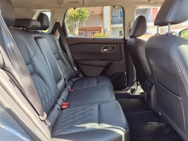 Used 2022 Gray Nissan Platinum image 24