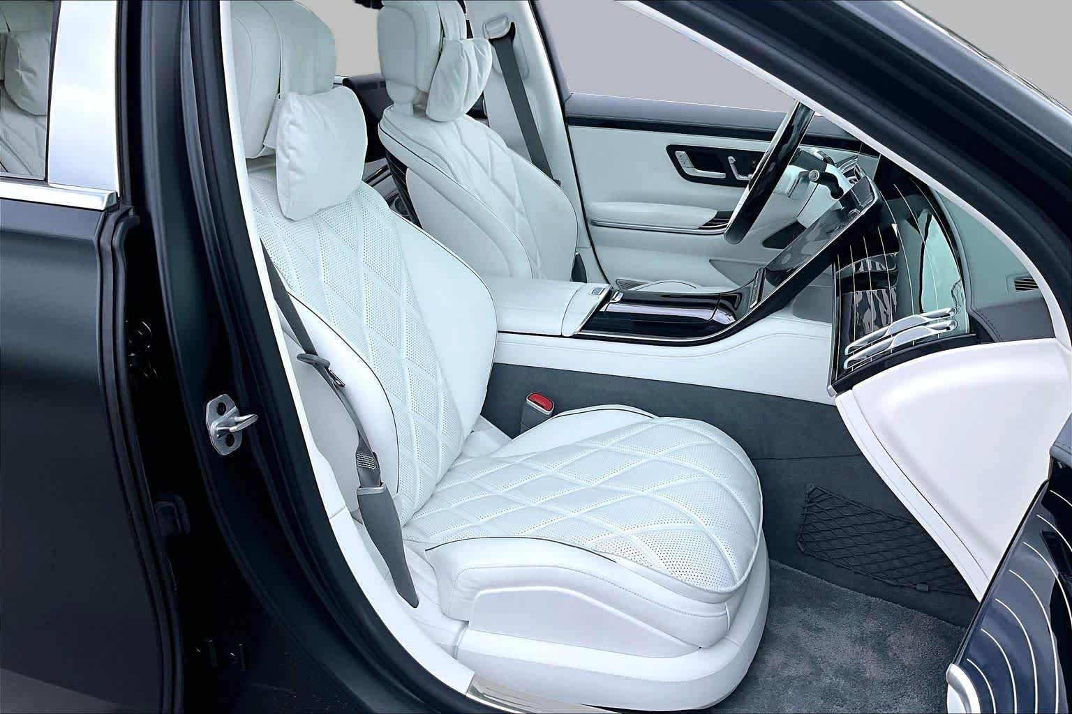 Used 2024 MANUFAKTUR Signature Night Black Magno Mercedes-Benz Maybach S 680 image 8