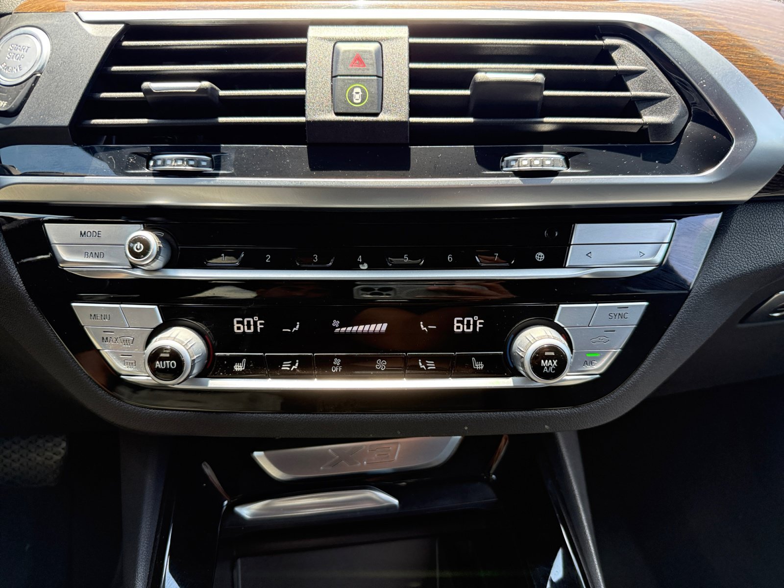 Used 2020 Alpine White BMW sDrive30i image 13