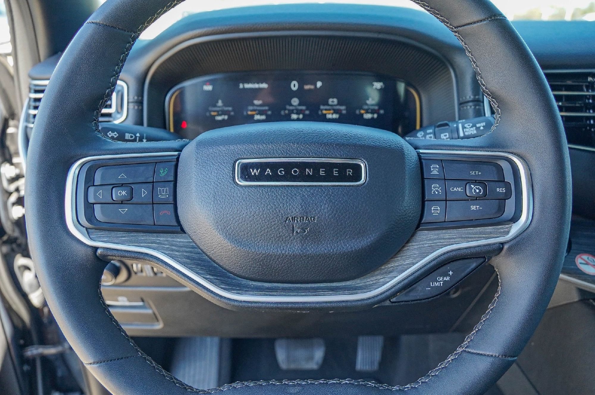 2024 Jeep Wagoneer Series II - Photo 11