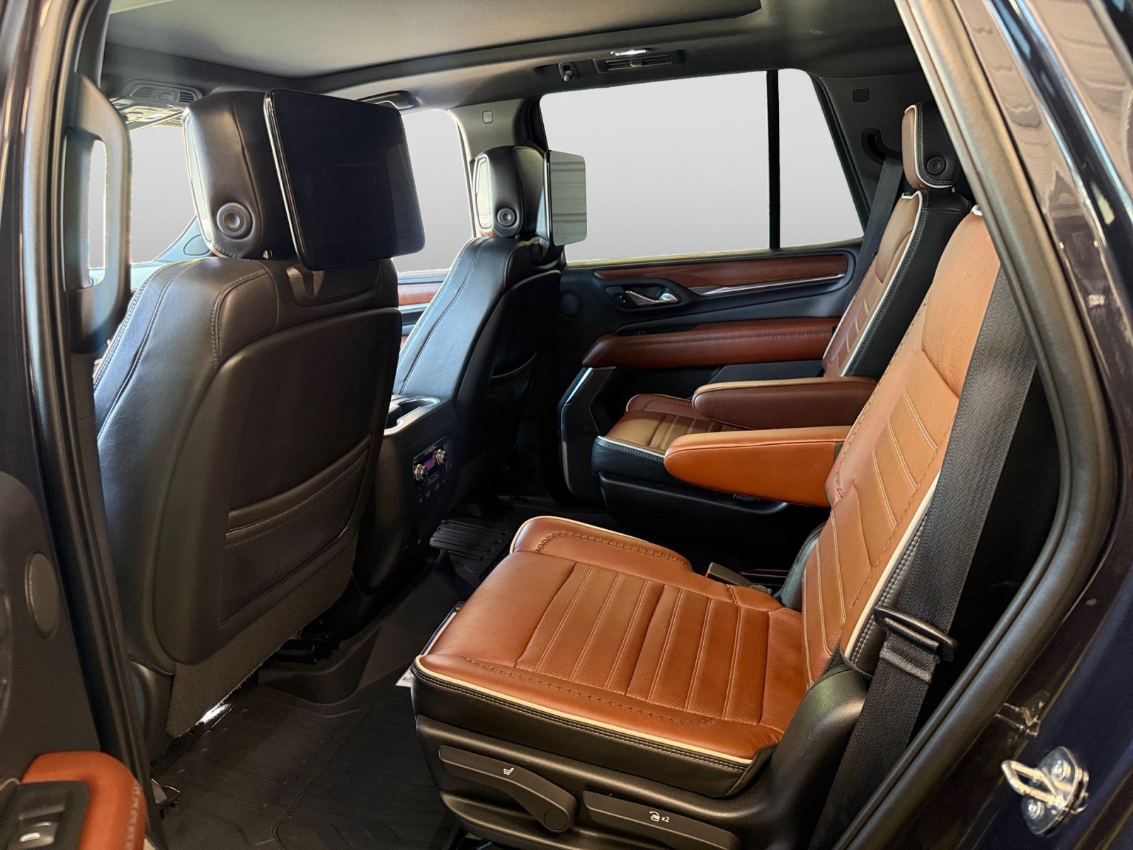 2023 GMC Yukon Denali Ultimate - Photo 18