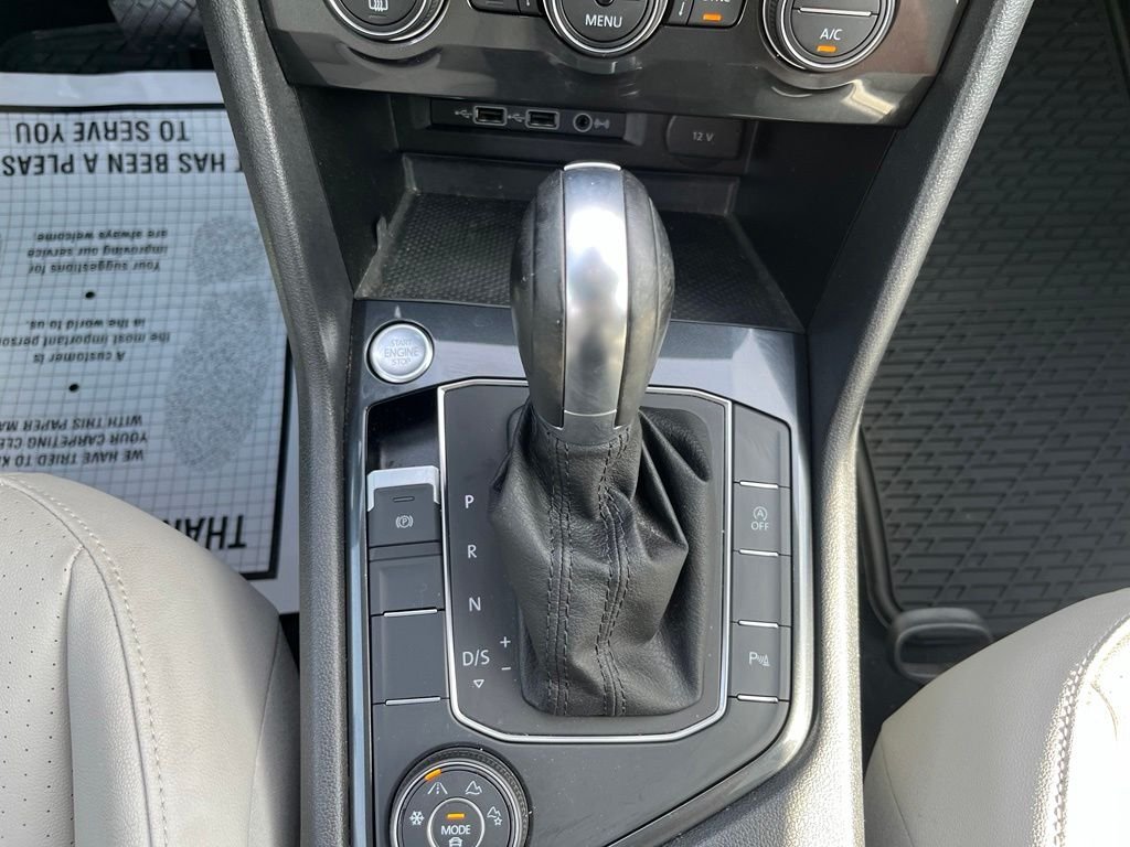 Used 2019 Green Volkswagen 2.0T SEL image 16