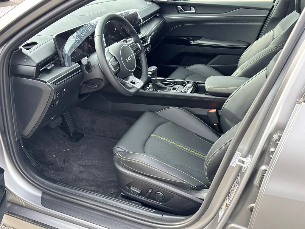 2026 Kia K5 GT - Photo 9