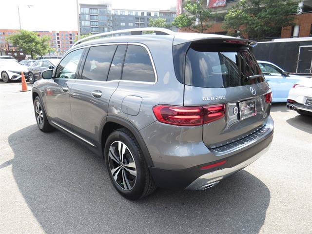 Used 2026 Mountain Grey Metallic Mercedes-Benz GLB 250 image 2