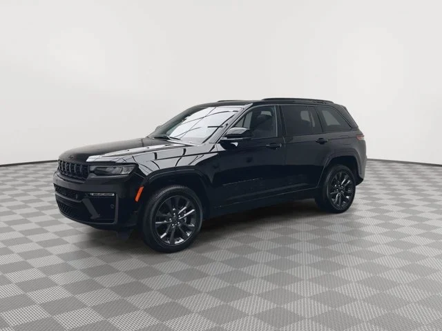 Used 2026 Diamond Black Crystal Pearlcoat Jeep Limited Reserve image 39