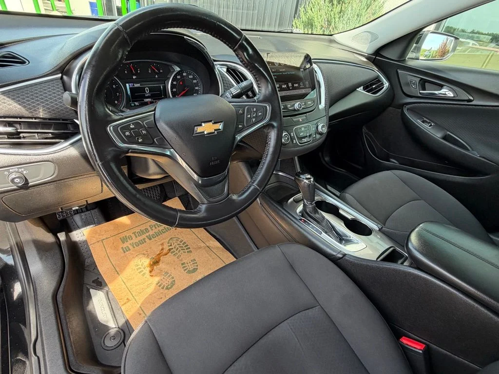 Used 2018 Black Chevrolet LT image 11