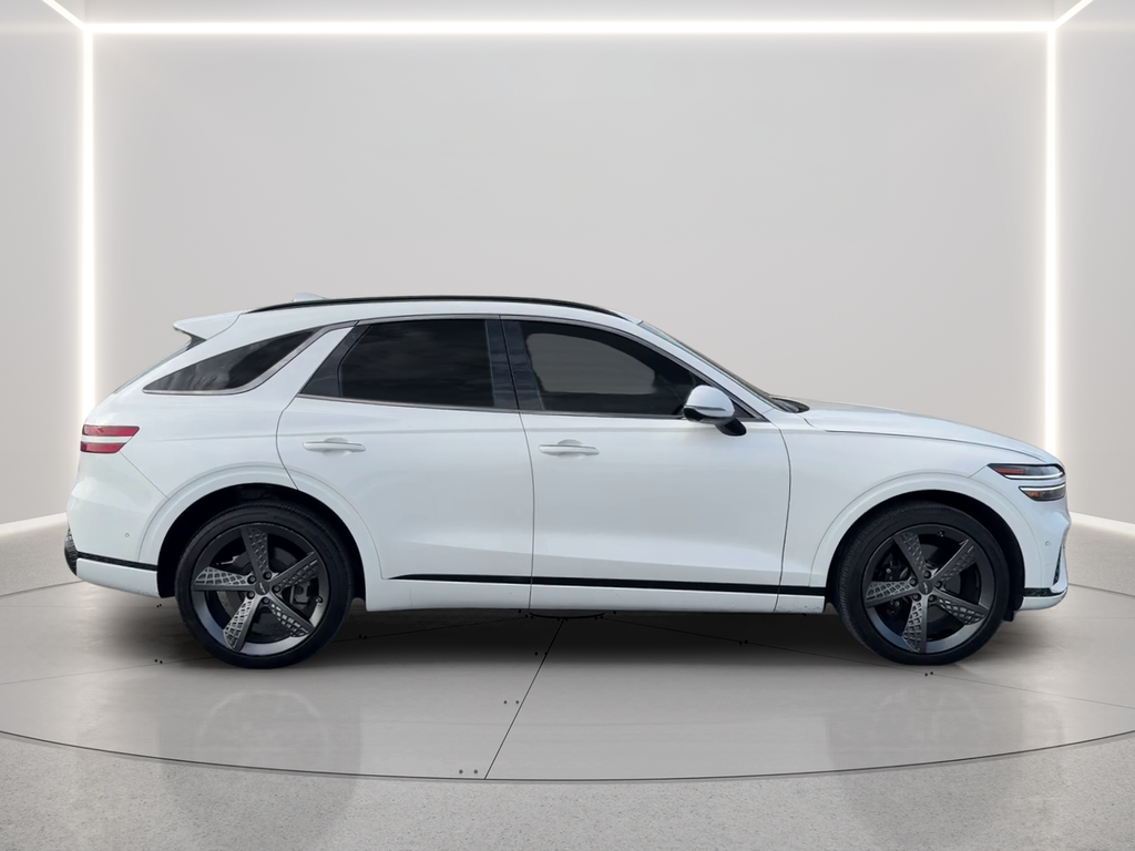 Used 2022 White Genesis 3.5T Sport image 4