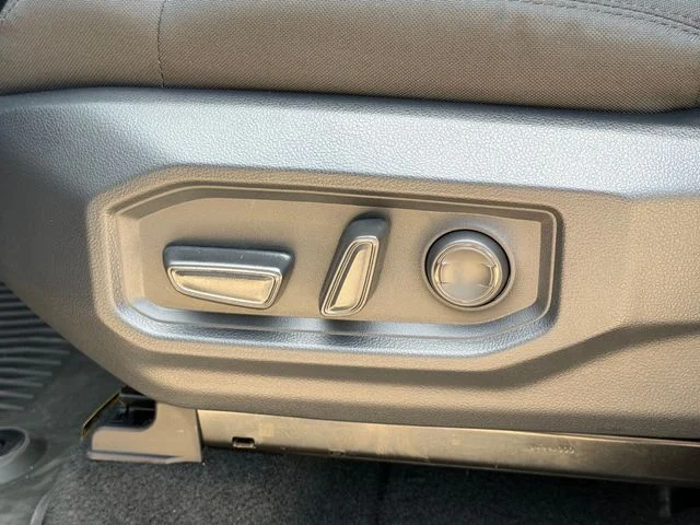 2026 Toyota Tundra SR5 - Photo 12