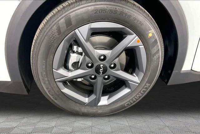 New 2026 Gray Kia LXS image 12