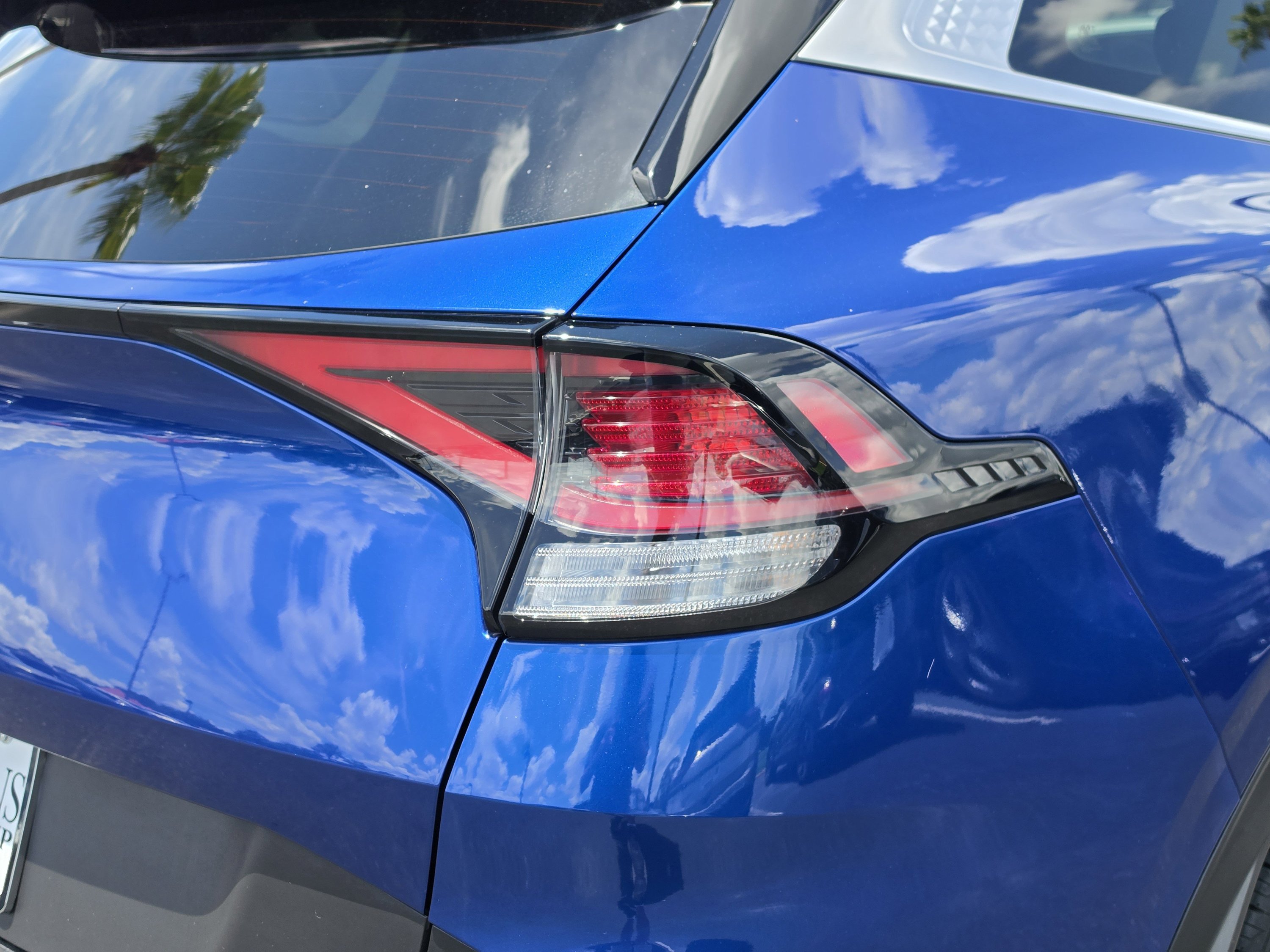 Used 2023 Sapphire Blue Kia EX image 14