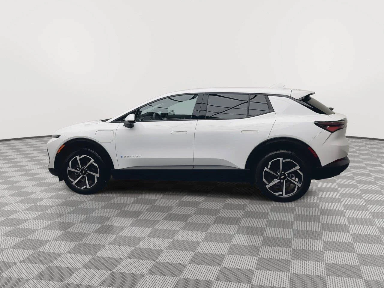 Used 2025 Summit White Chevrolet LT image 36
