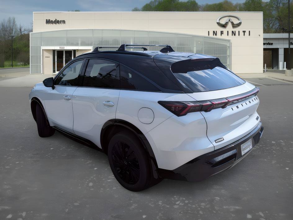 New 2027 2T RAD WHT INFINITI SPORT image 6