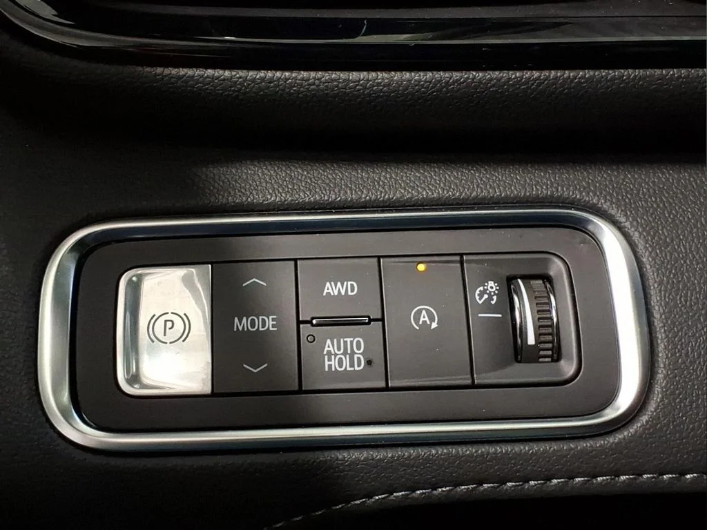 Certified Used 2025 Gray Buick Avenir image 17
