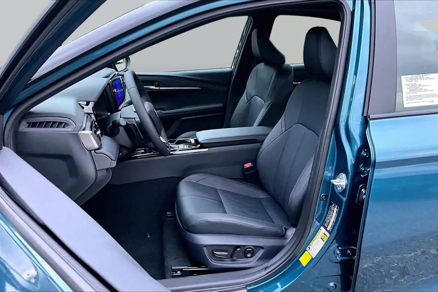 New 2026 Ocean Gem with Midnight Black Metallic roof Toyota XSE image 9