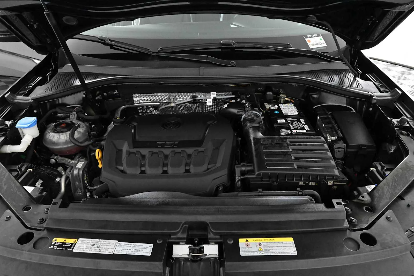Certified Used 2022 Deep Black Pearl Volkswagen SE image 31