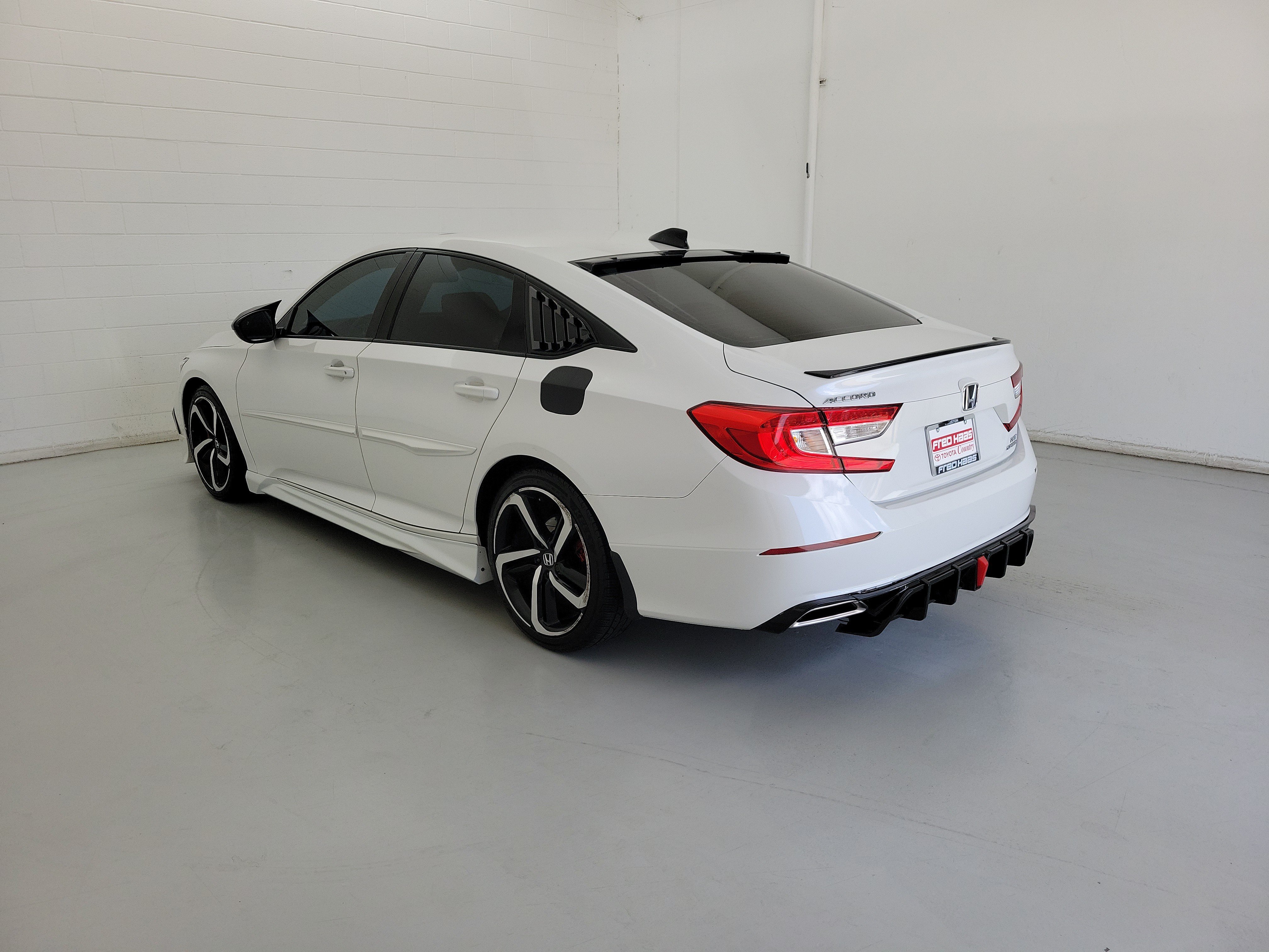 Used 2021 Platinum White Pearl Honda Sport 2.0T image 7