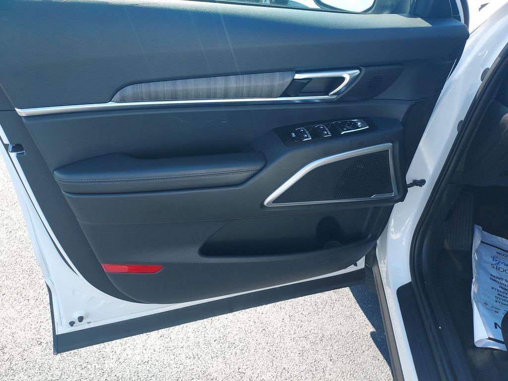 Used 2025 White Kia EX image 12