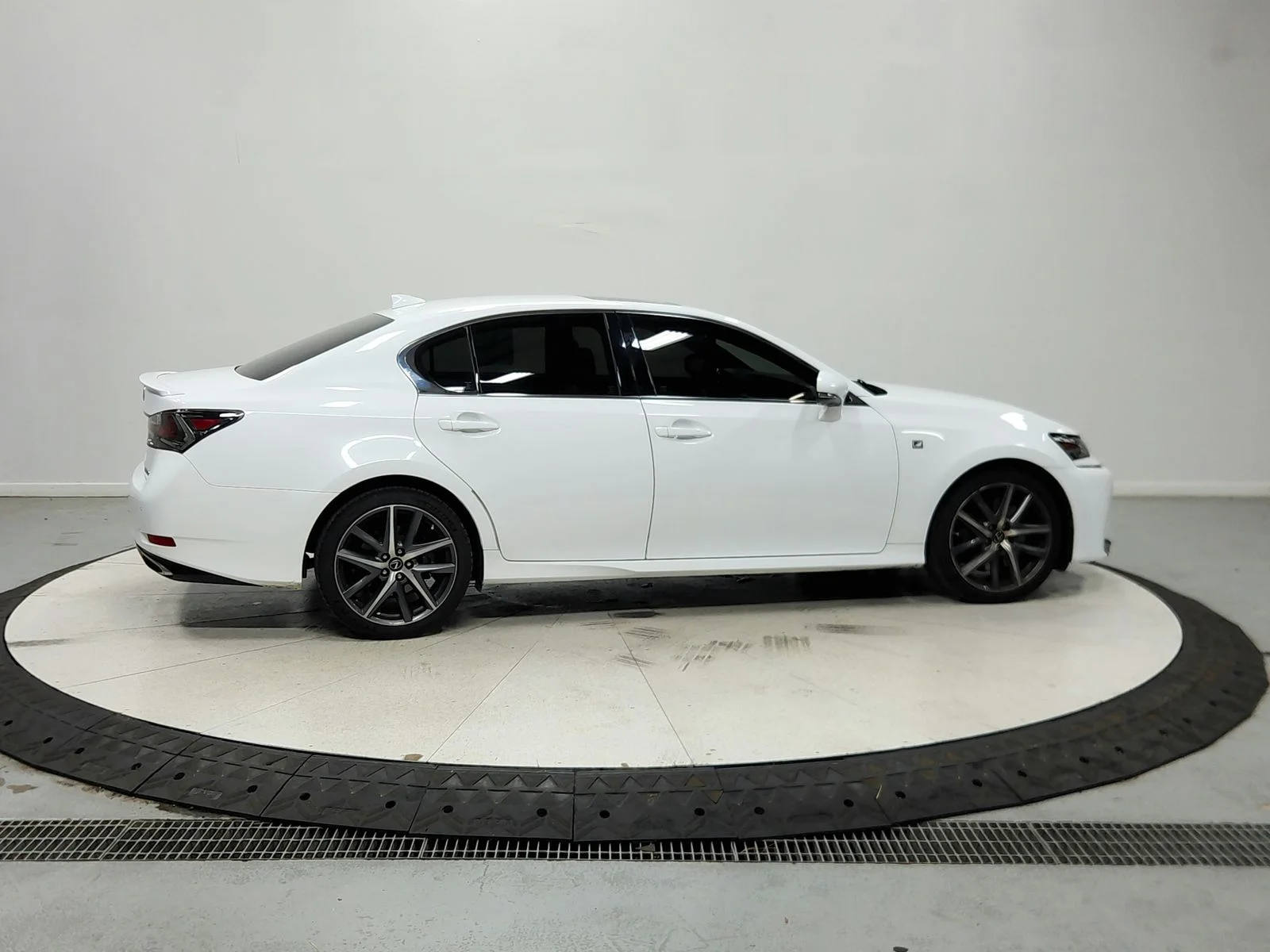 Used 2018 Ultra White Lexus 350 F Sport image 9