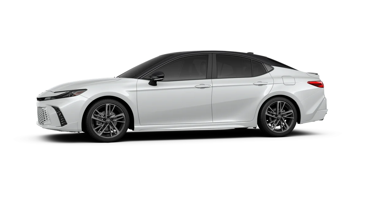New 2026 Wind Chill Pearl with Midnight Black Metallic roof Toyota XSE image 3