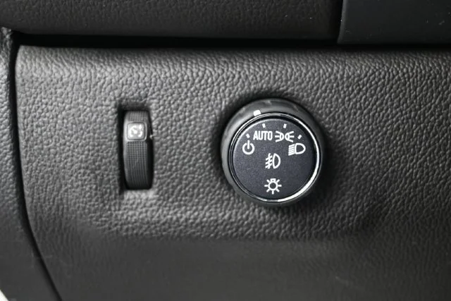 Used 2022 SUMMIT WHITE GMC 2WD Elevation image 13