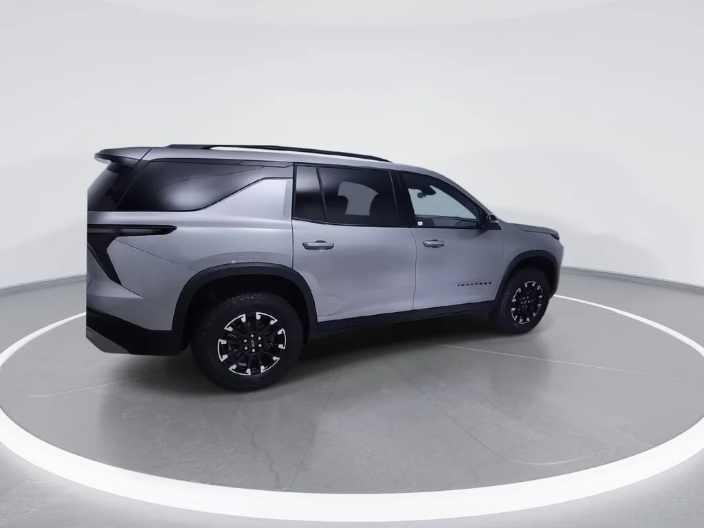 Used 2025 Gray Chevrolet Z71 image 8