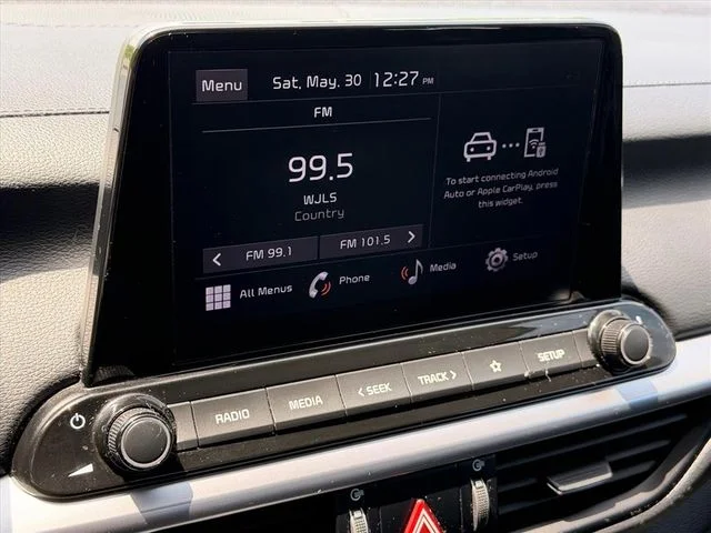Used 2022 White Kia LXS image 24