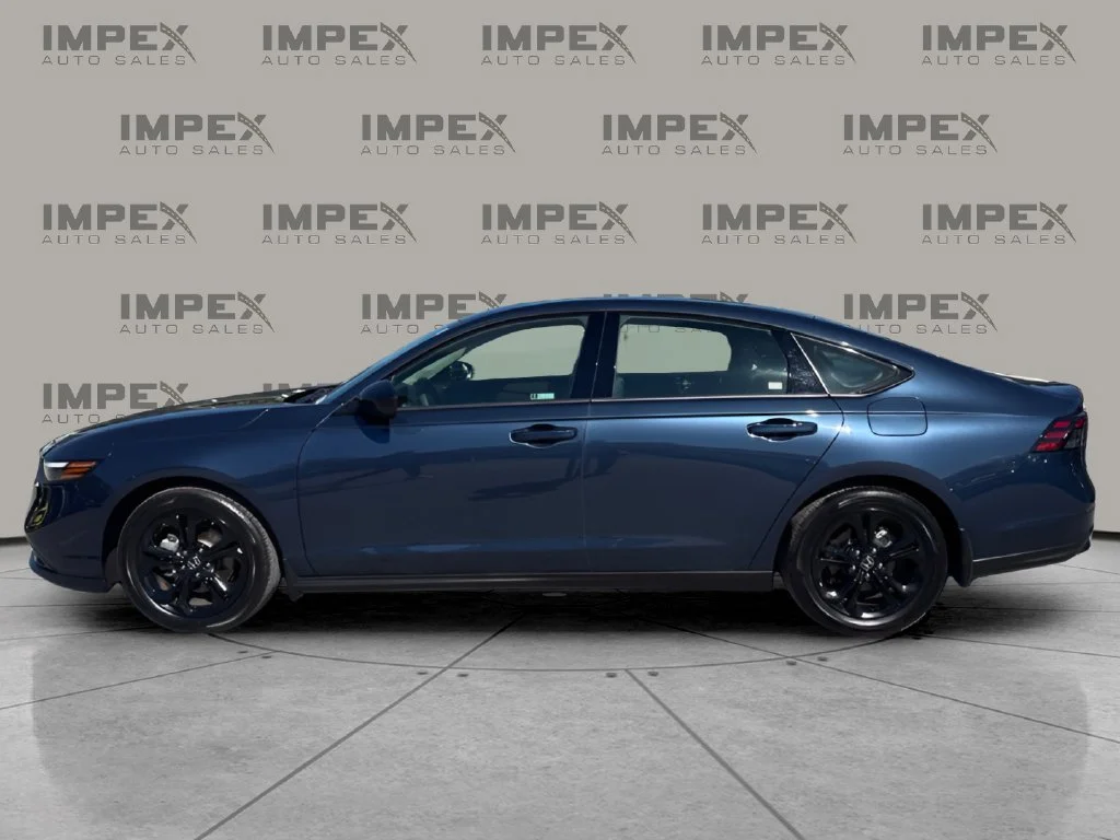 Used 2025 Blue Honda SE image 2