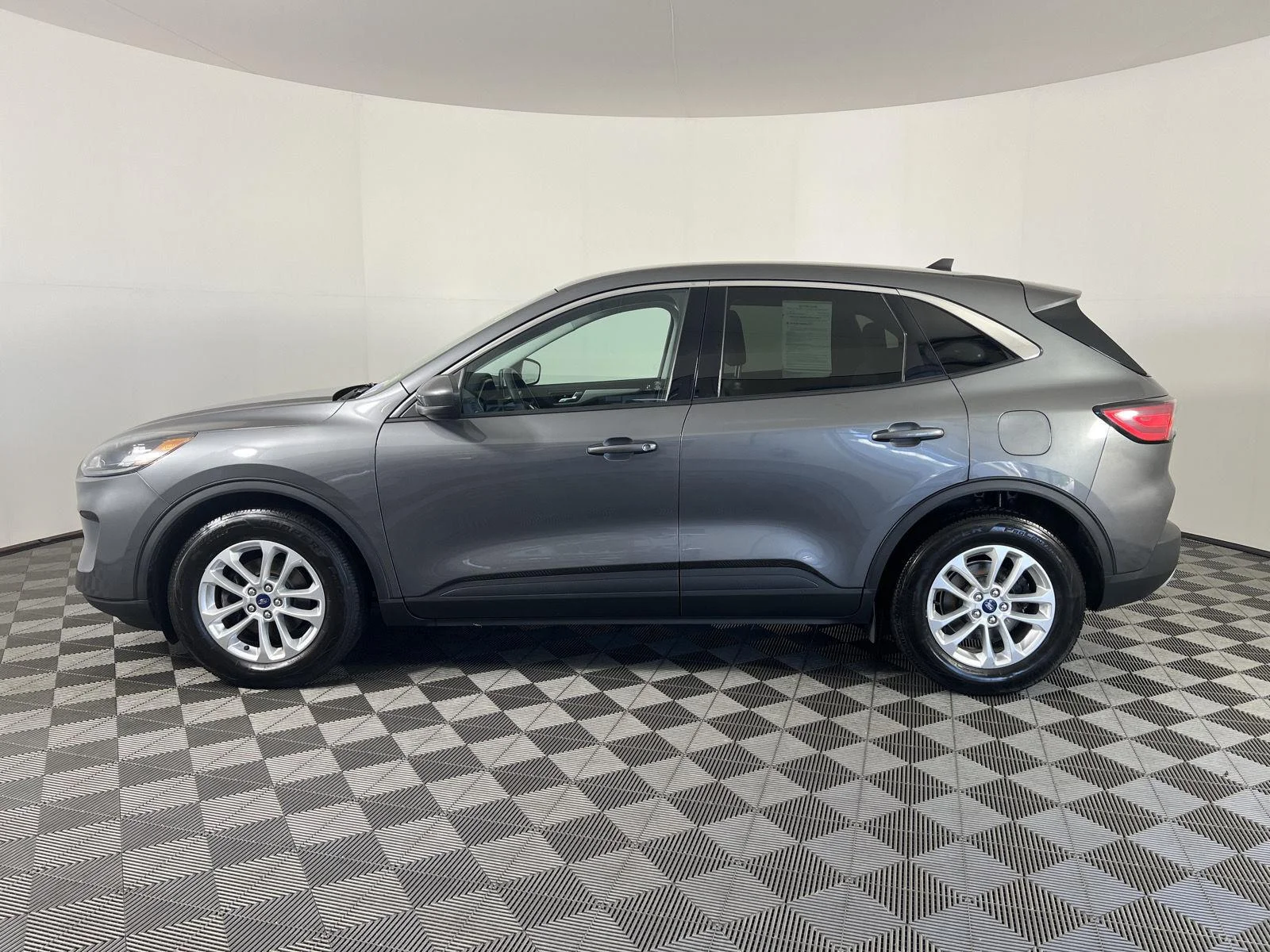 Used 2021 Carbonized Grey Ford SE image 27
