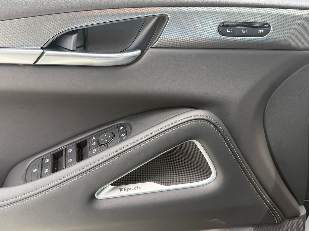 New 2027 RADIANT WHITE INFINITI Luxe FWD image 24
