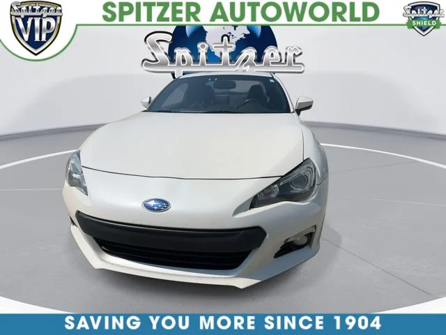 Used 2016 White Subaru Limited image 3