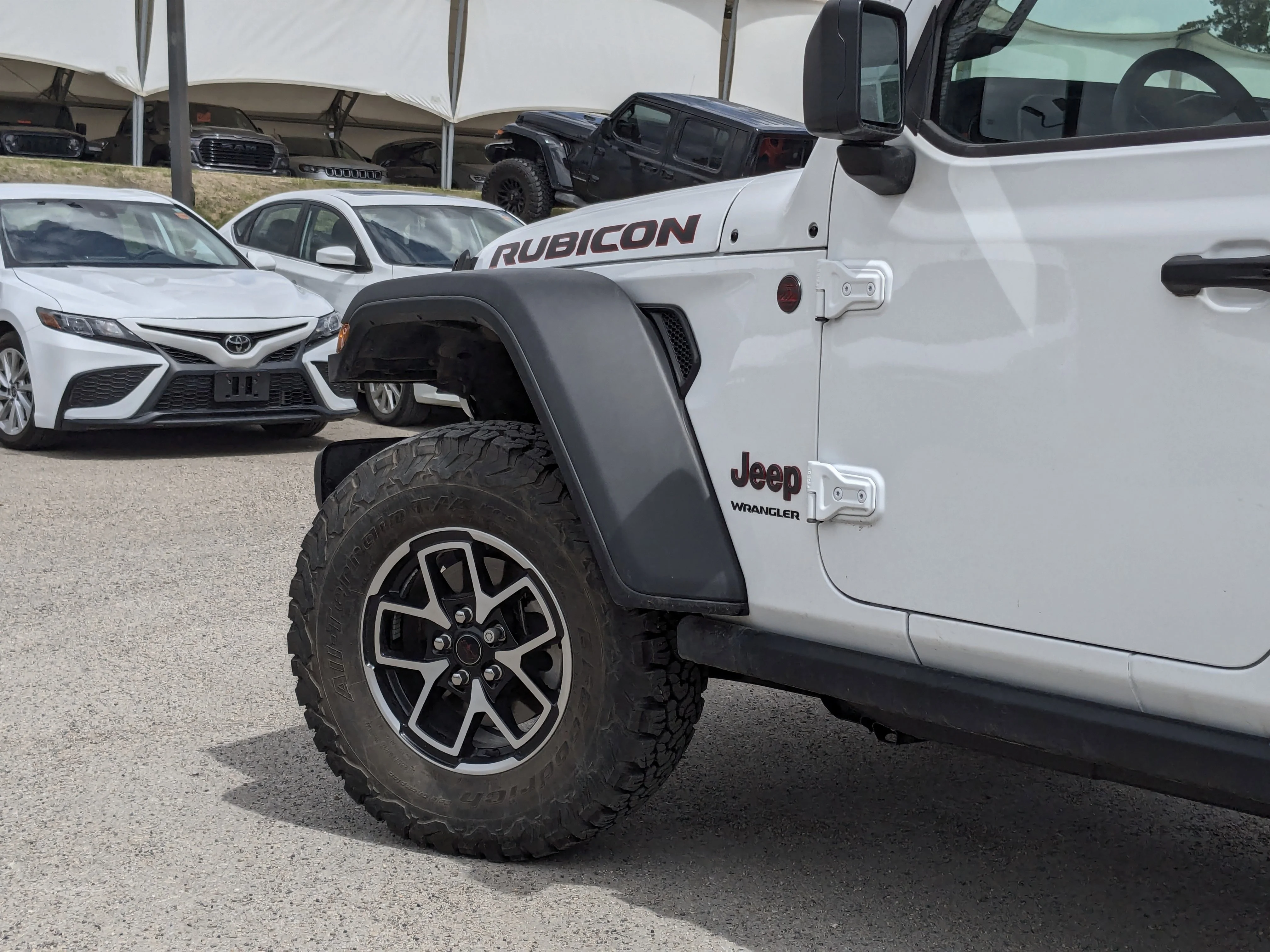 Used 2024 White Jeep Rubicon - Tech Grp - Safety Grp - Alpine Audio - Blind Spot - LED Lighting & More image 9