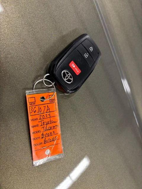 Used 2024 OXIDE BRONZE ME. Toyota  image 25