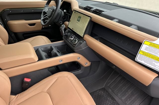 New 2026 Woolstone Green Land Rover X-Dynamic SE image 14