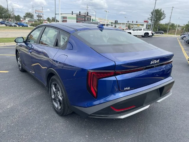 Used 2025 Blue Kia LXS image 30