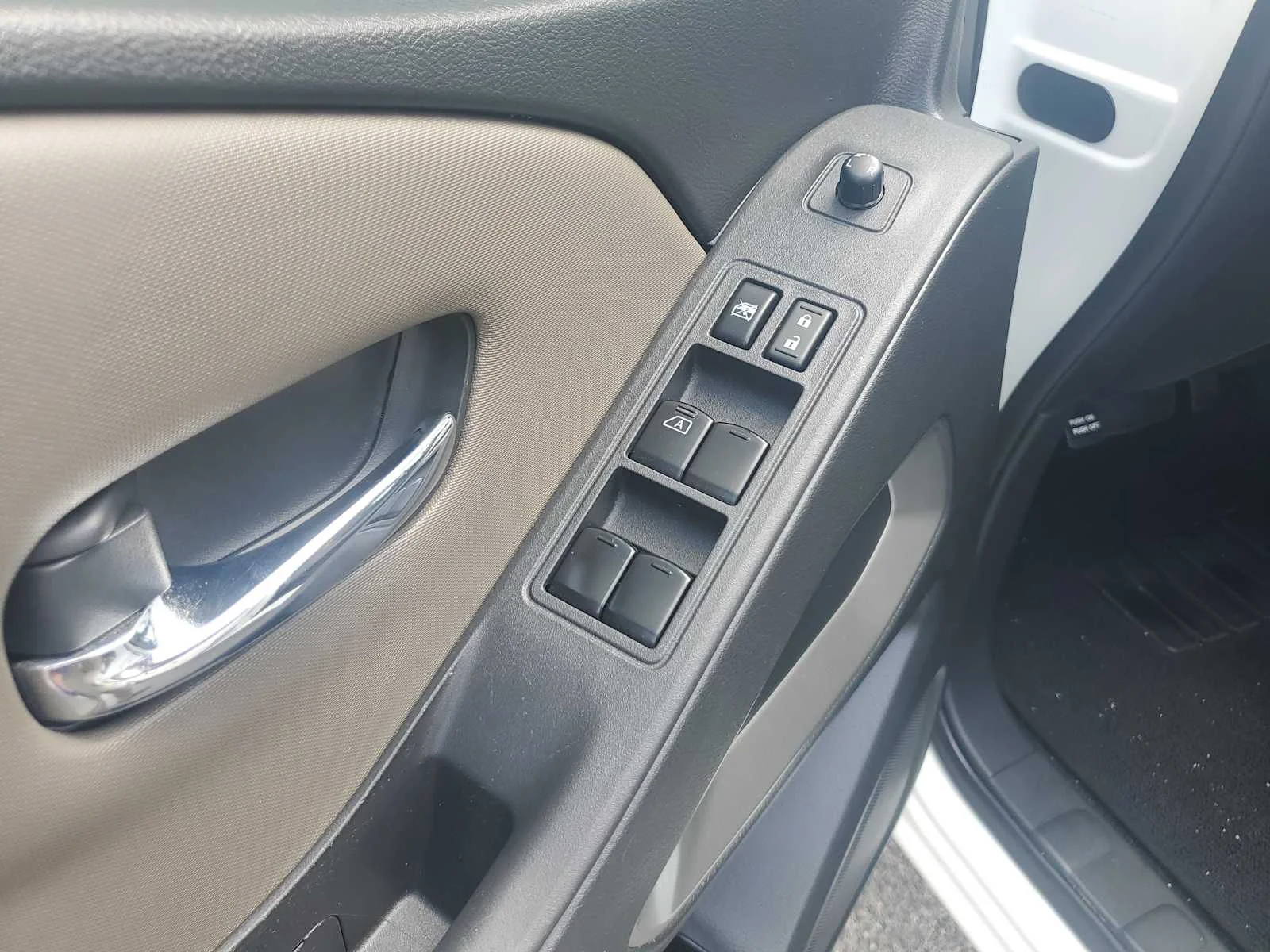 2023 Nissan Frontier SV - Photo 25