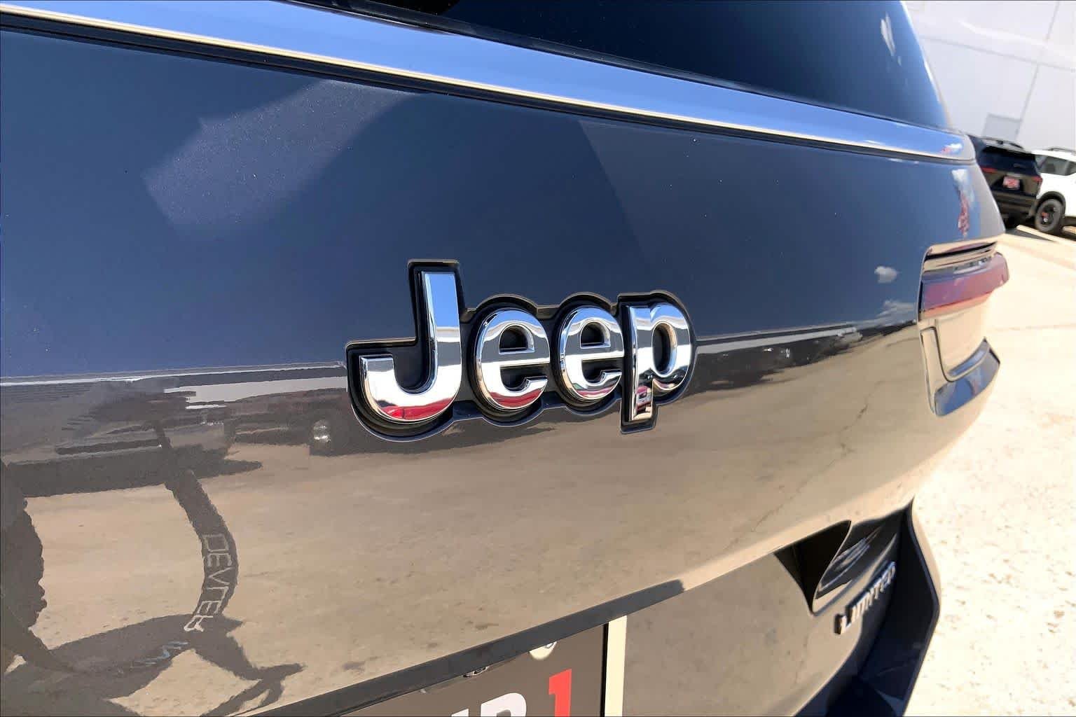 Used 2021 Baltic Gray Metallic Clearcoat Jeep Limited image 31