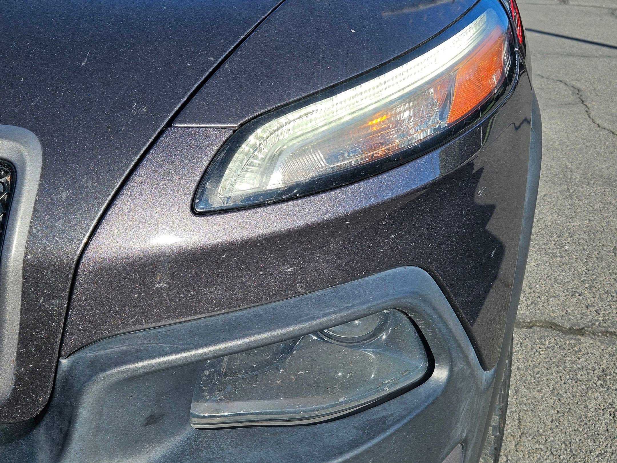 Used 2015 Granite Crystal Clearcoat Metallic Jeep Trailhawk image 10